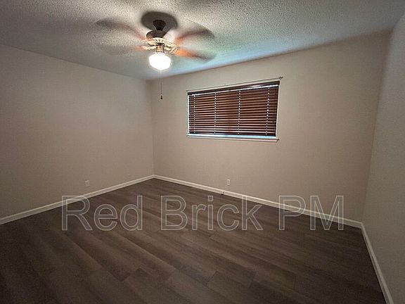 4th image of 2685 Agnes Way