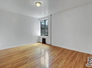 2318 Loring Place North 3A image 1 of 5