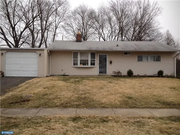 24 Border Rock Rd, Levittown, PA 19057