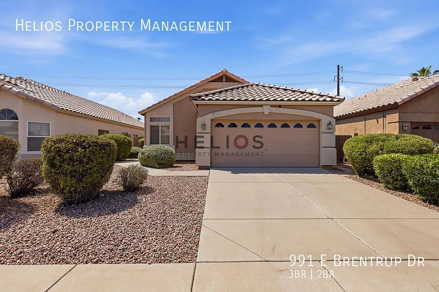 Spacious Tempe Home with Private Backyard, Covered Patio & 2-Car Garage — Photo 2