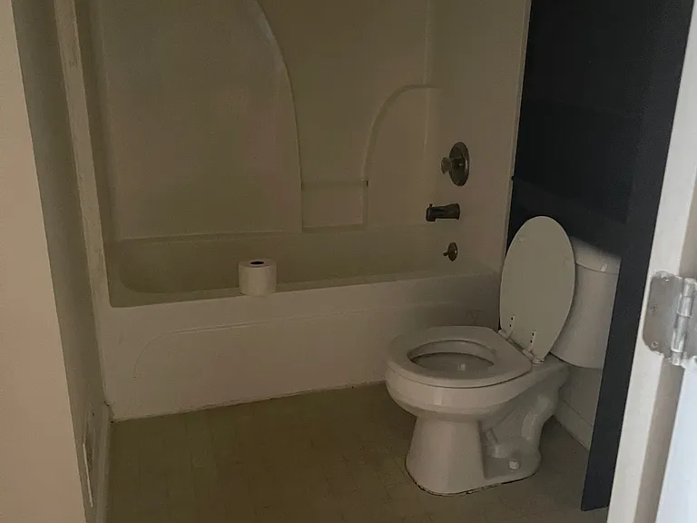 138 Ashberry Driveunit — Photo 5