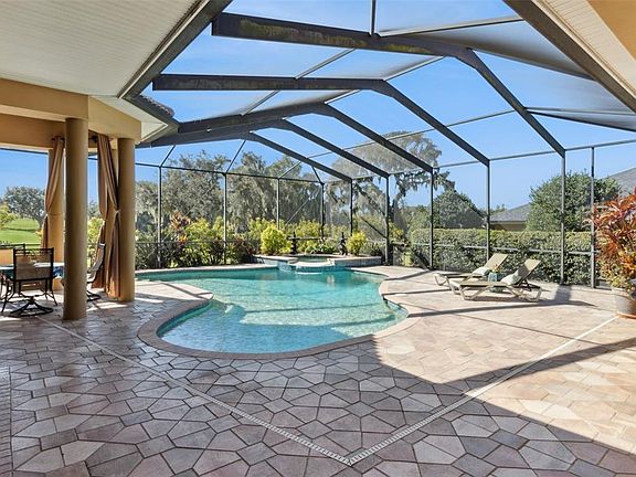 3rd image of 685 Whisper Woods Dr