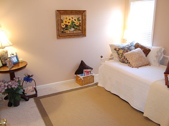 Guest bedroom