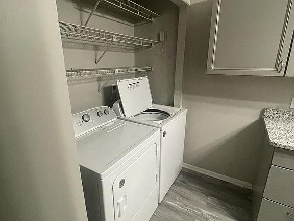 5th image of 611 Bluff Ct