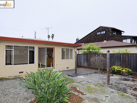 4th image of 833 Cornell Ave