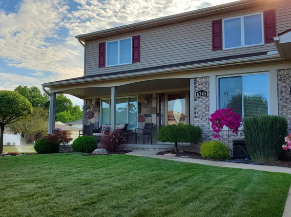 6745 Woonsocket St, Canton, MI 48187