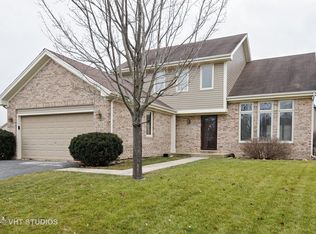 14 Callery Ct, Bolingbrook, IL 60490