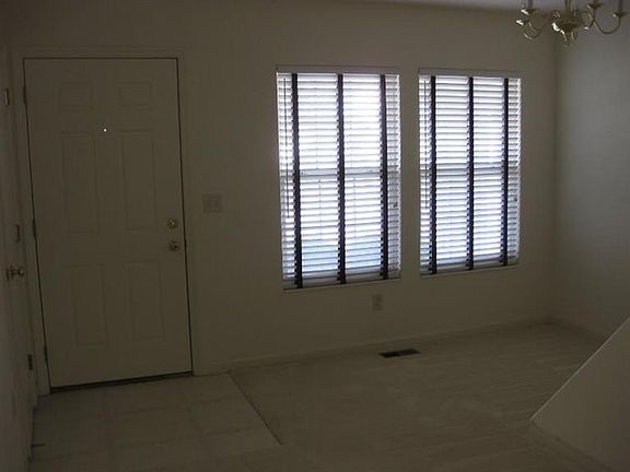 3rd image of 1143 Winchester Dr