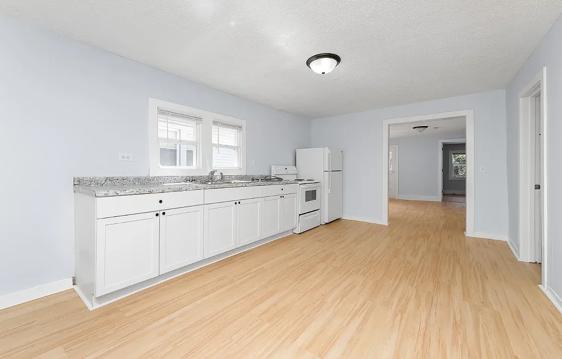 1044 Muskegon Avenue Northwest - 2 — Photo 3