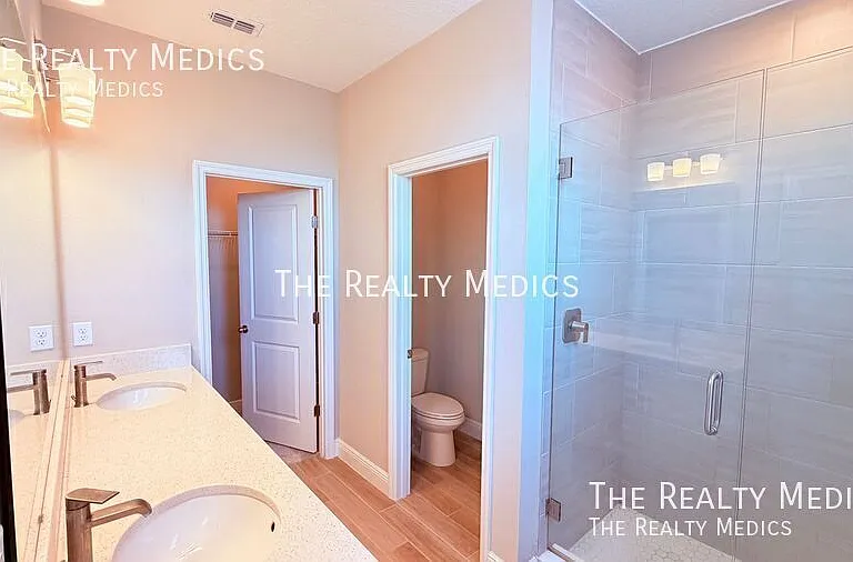 6495 Cyrils Dr — Photo 18