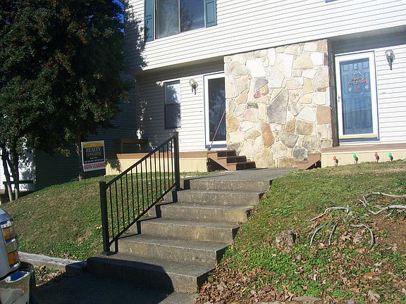 2nd image of 10413 Victoria Dr