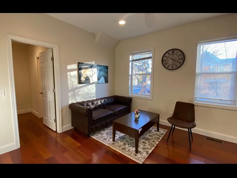 412 Hope St #1 — Photo 2