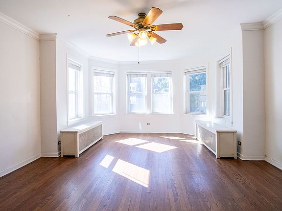 3rd image of 6211 N Artesian Ave