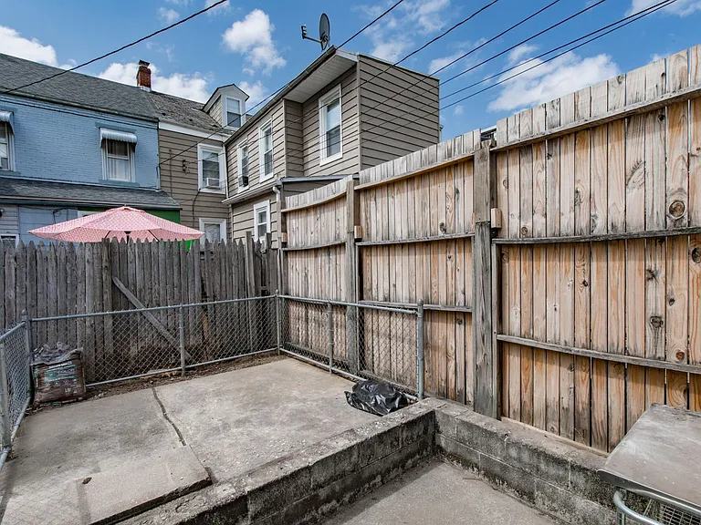 212 Peach St — Photo 10