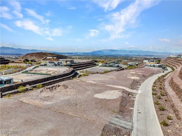 35 Boulderback Dr, Henderson, NV 89012