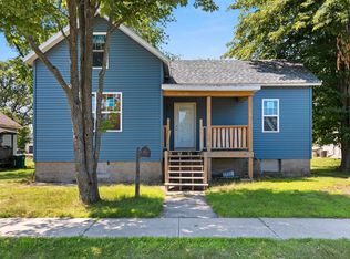 608 Chestnut St, Marinette, WI 54143