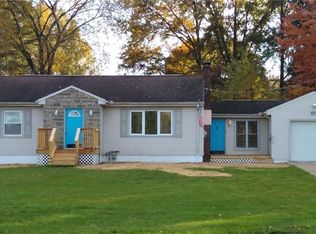 572 Center Rd, Akron, OH 44319