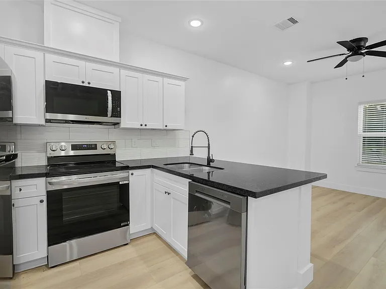 8410 Sunnyhill St — Photo 10