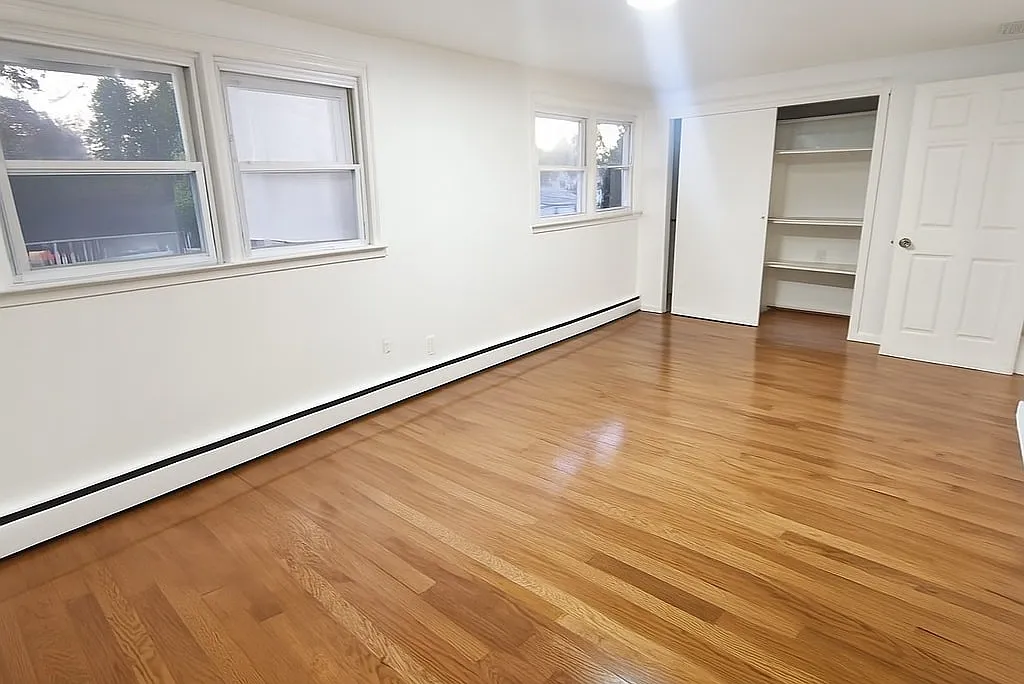 3 bed, 1200 sqft, $3,000 — Photo 2
