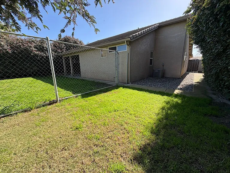 1422 E Mesa Ct — Photo 31
