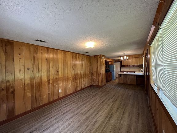 4th image of 12406 Burgess Ave