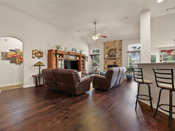 5th image of 8717 Cherry Lee Ln