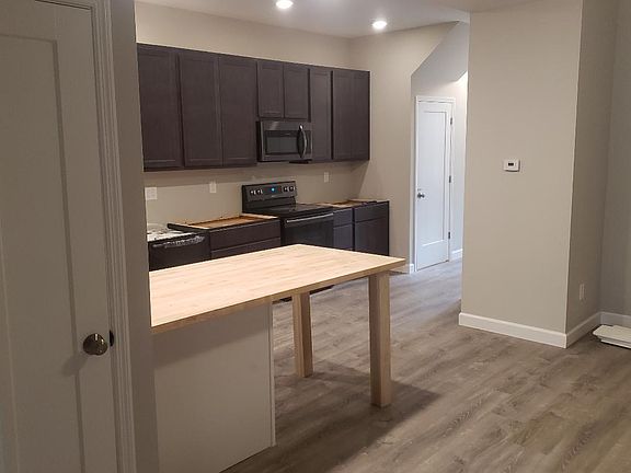 3rd image of 3648 Russell Blvd #1
