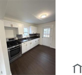 38 E Brockton Ave, MADISON HEIGHTS, MI, 48071