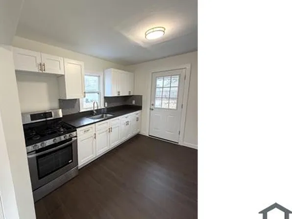 38 E Brockton Ave, Madison Heights, MI 48071