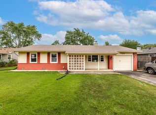 769 Penrith Ave, Elk Grove Village, IL 60007