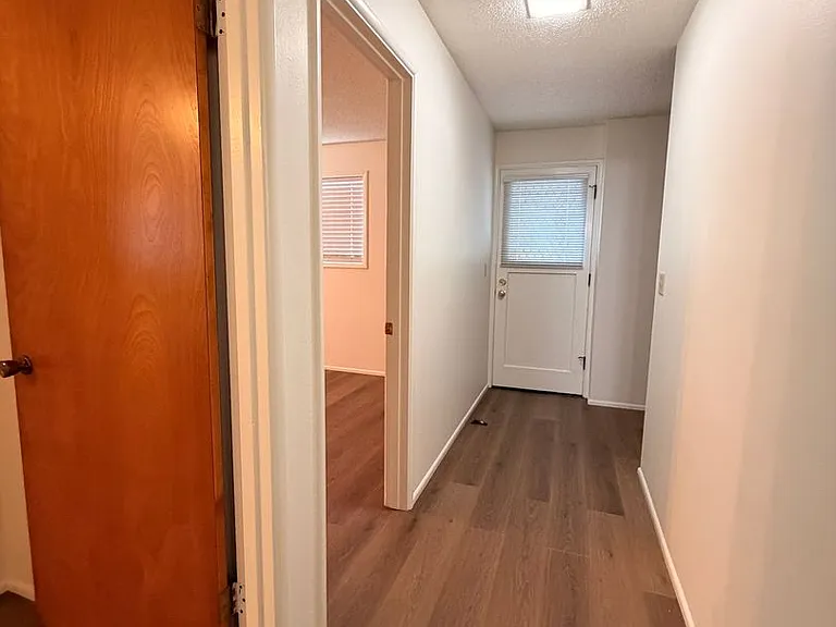 2610 Elinor St — Photo 23