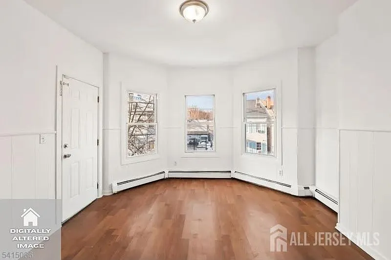 3 bed, 1.0 bath, $2,050 — Photo 4