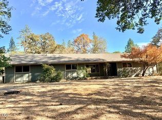 6701 Tunnel Loop Rd, Grants Pass, OR 97526