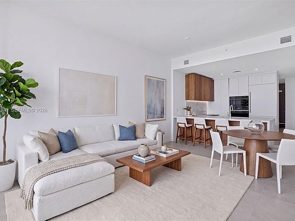 4th image of 1400 Biscayne Blvd #1605