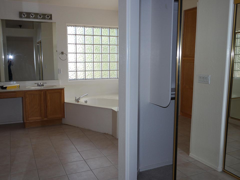 1st image of 1802 W Falcon Dr