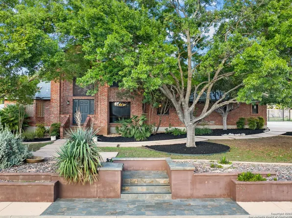 332 Towne Vue, Castle Hills, TX 78213