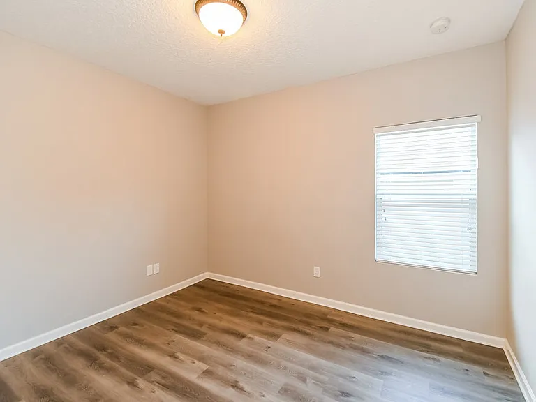 2325 Creekfront Dr — Photo 16