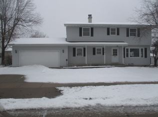 1419 W 2nd Ave, Oshkosh, WI 54902