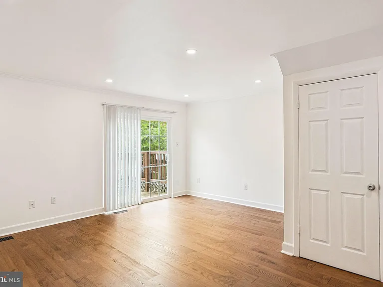 3820 Rolling Way — Photo 18