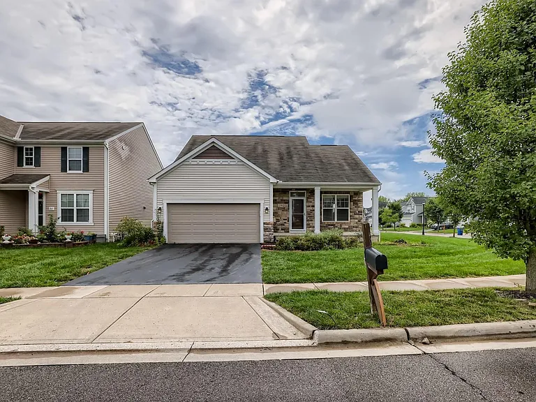 259 Linda Lee Ln — Photo 1