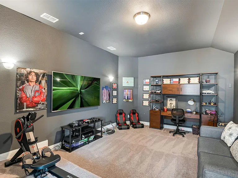 12818 Caterpillar Dr — Photo 26
