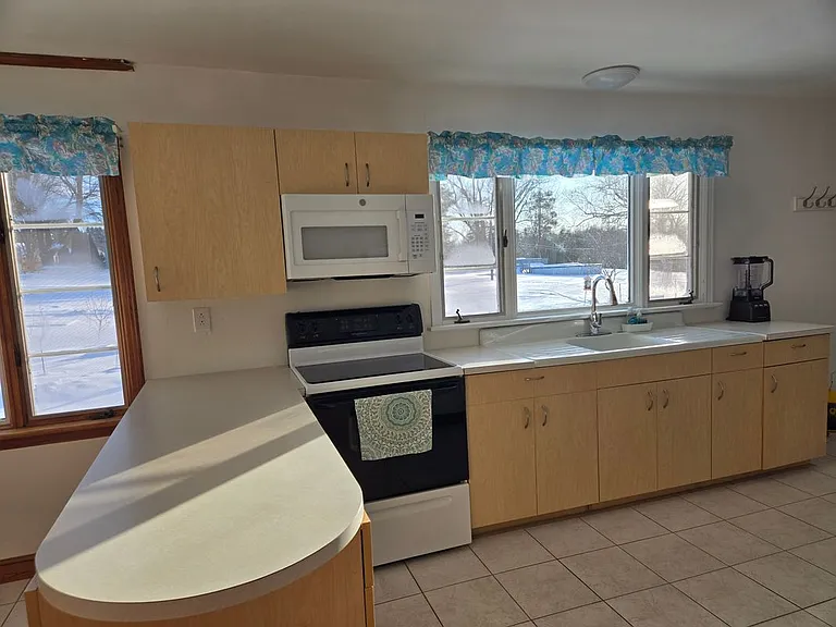 74 Indian Hill Ave — Photo 5