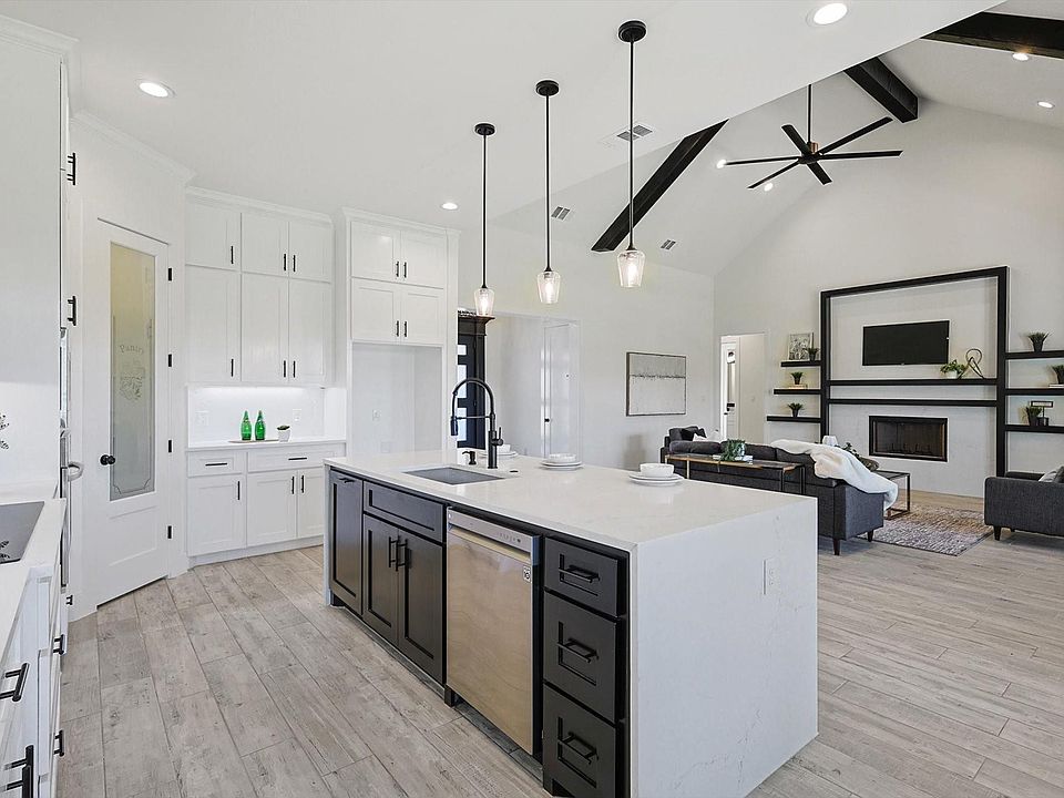 1st image of 5009 Glenoaks Ct