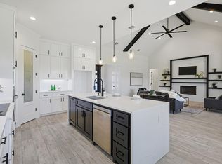 5009 Glenoaks Ct, Weatherford, TX 76088