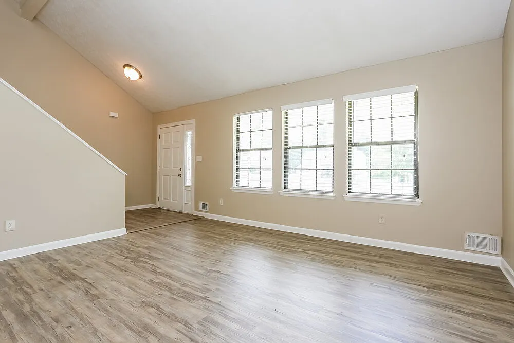 4 bed, 3.5 bath, 1784 sqft, $2,005 — Photo 3