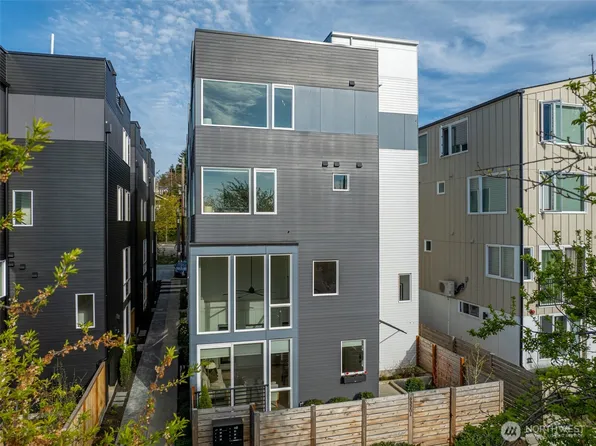 6320 41st Avenue SE #A, Seattle, WA 98136