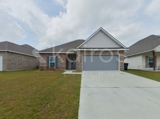 7946 Hendrick Dr, Baton Rouge, LA 70817