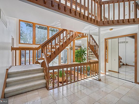 3rd image of 12 N Country Lakes Dr
