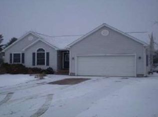 4 Mountain View Dr, Rouses Pt, NY 12979