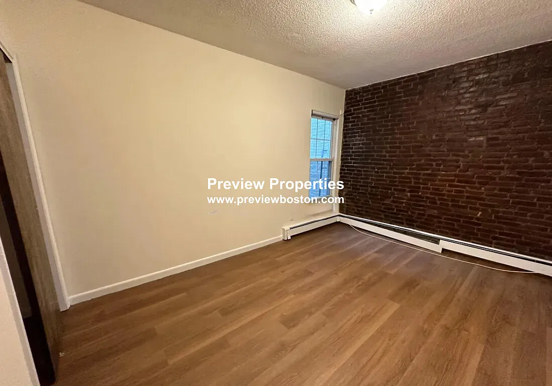 1 bed, 1.0 bath, $2,400 — Photo 3
